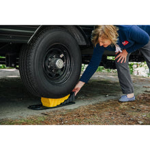 Camco Curved Leveler & Wheel Chock