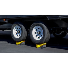 Camco Curved Leveler & Wheel Chock